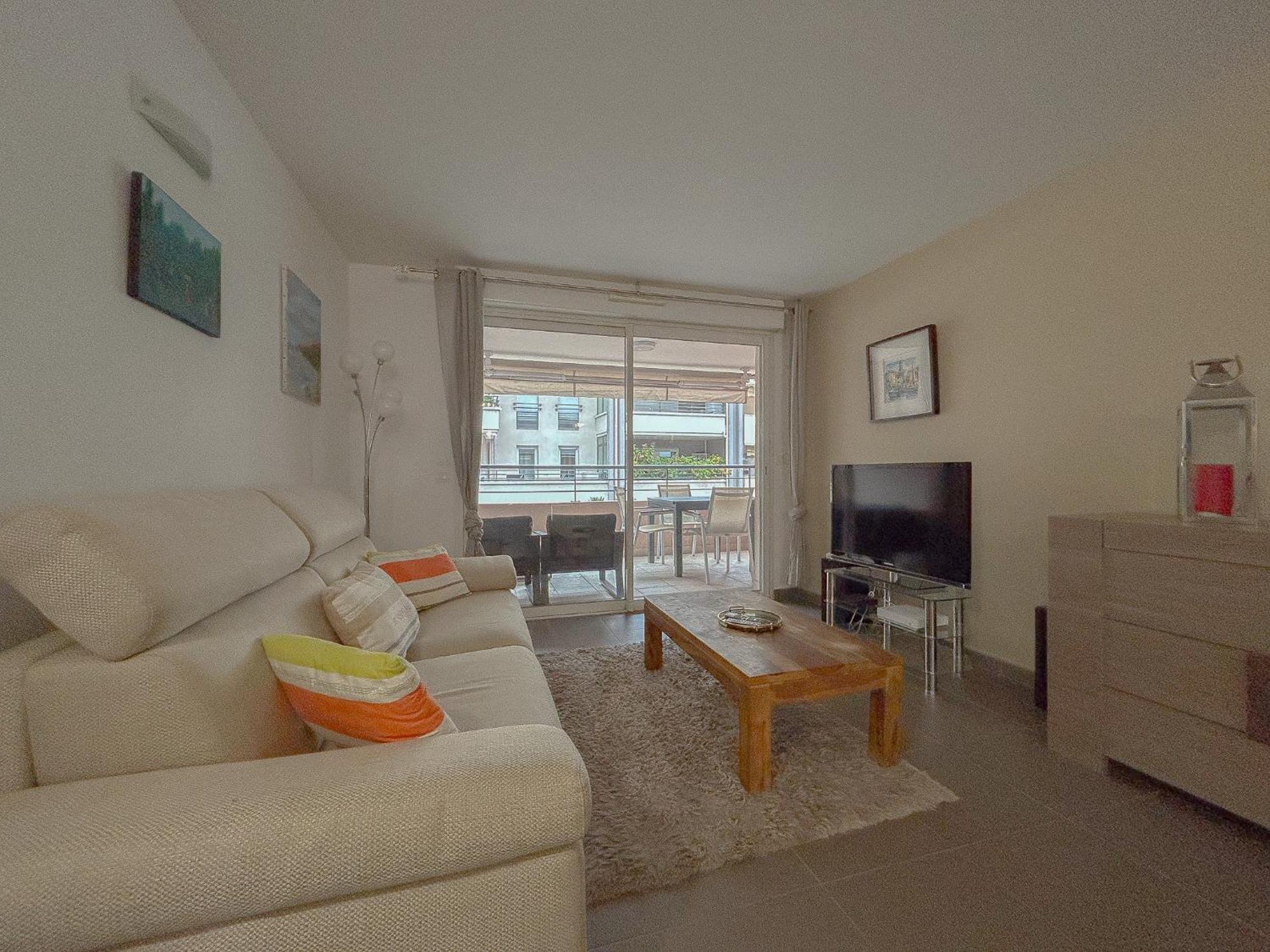 Appartement Centrale A 100 M Des Plages Rue De Provence Saint-Raphaël Kültér fotó
