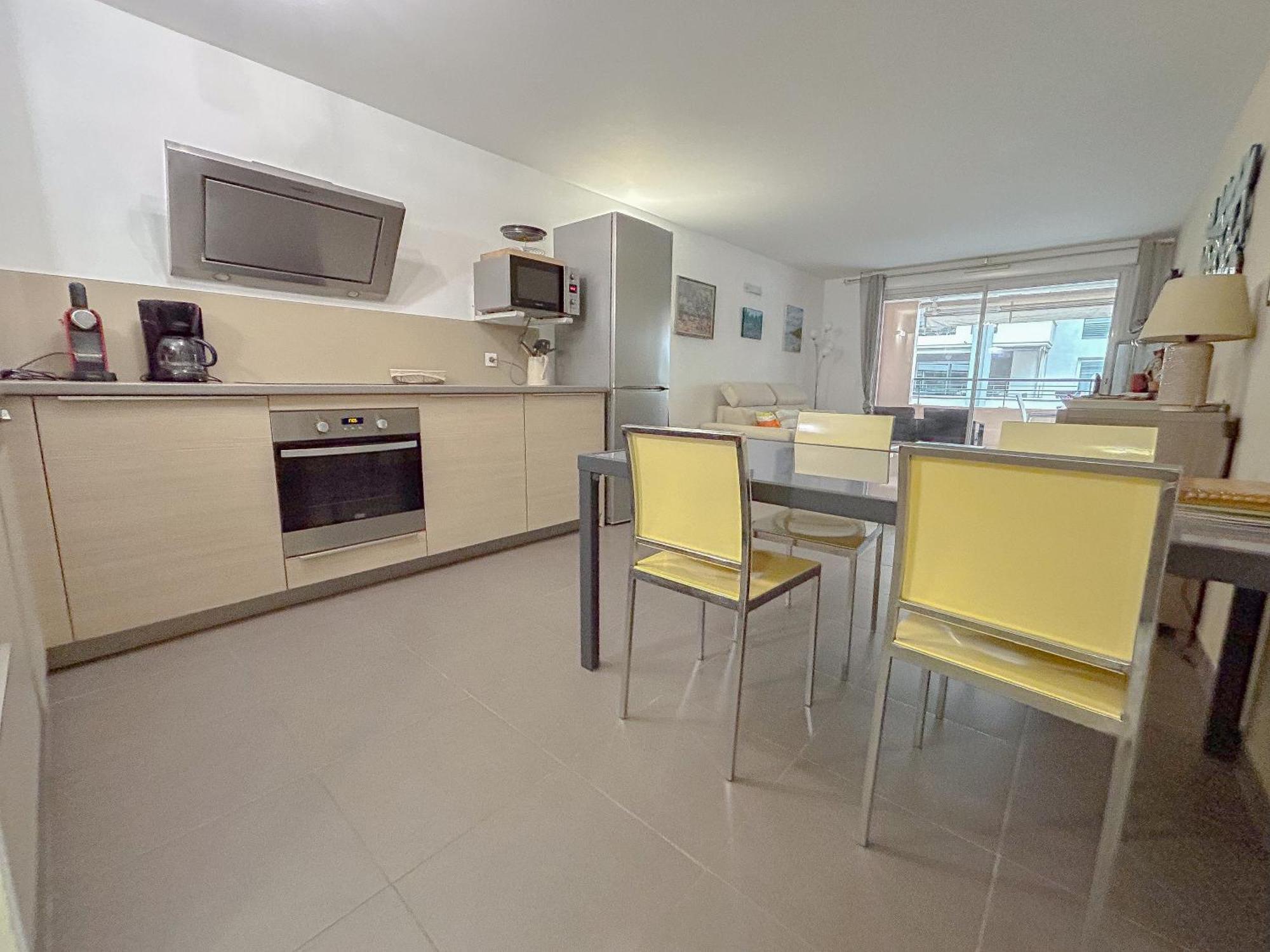 Appartement Centrale A 100 M Des Plages Rue De Provence Saint-Raphaël Kültér fotó